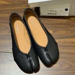MM6 Maison Margiela Tabi Leather Flats